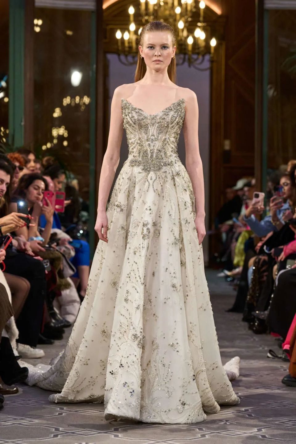 白色连衣裙40套 | 秀场上的白色高级定制,件件美腻