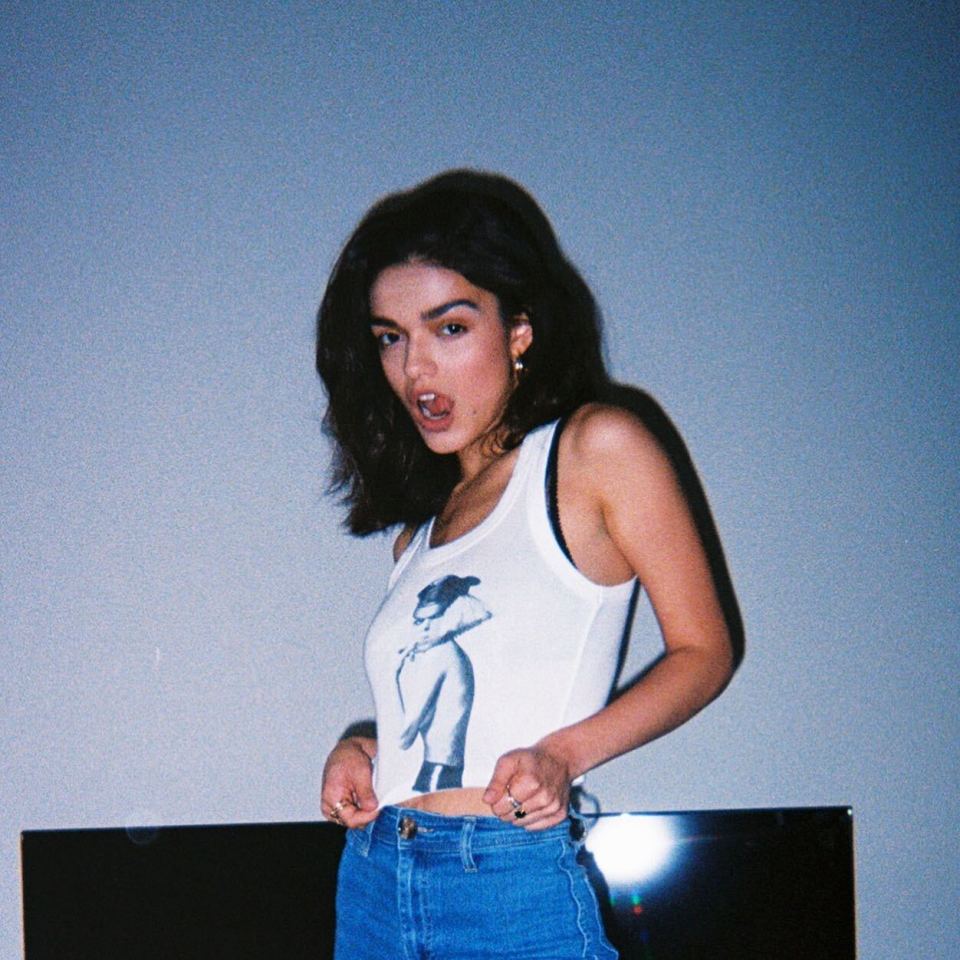 好靓白雪公主瑞秋到场观战nba