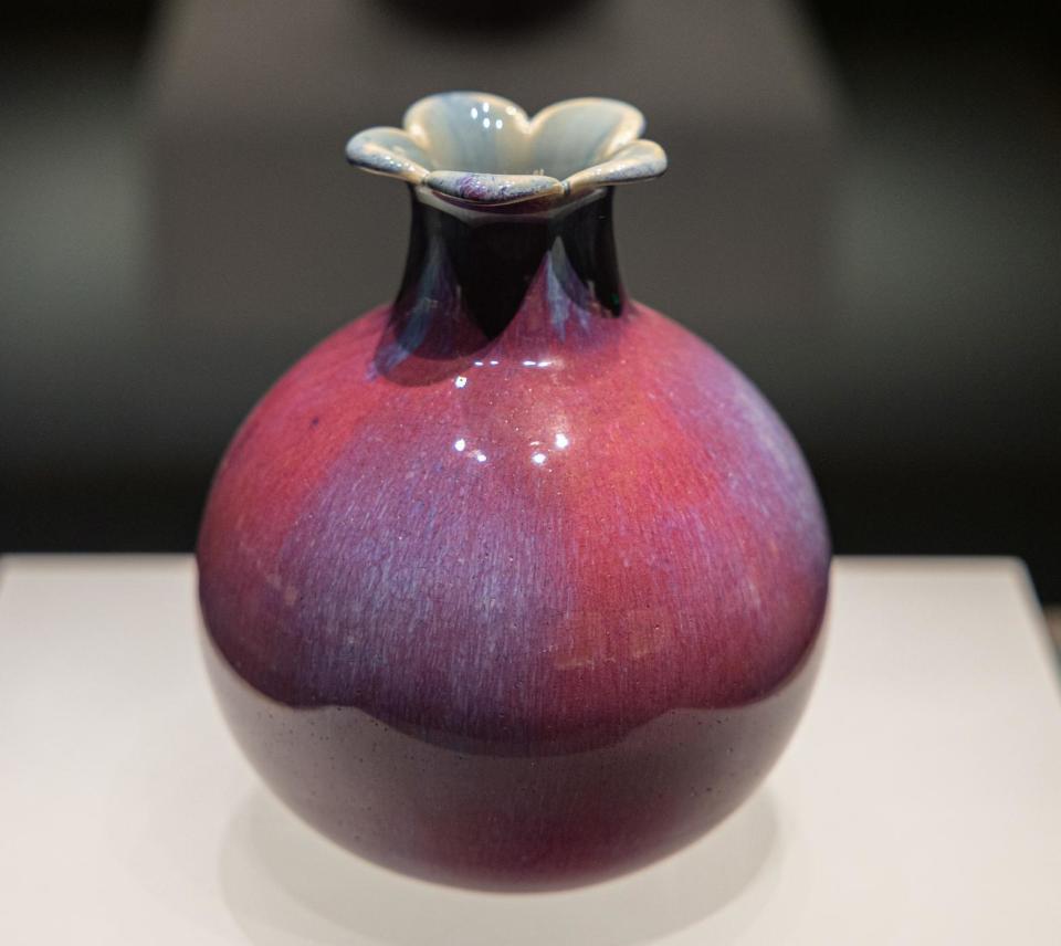 文博日历丨名为“石榴尊”的它能有多像石榴？-腾讯新闻