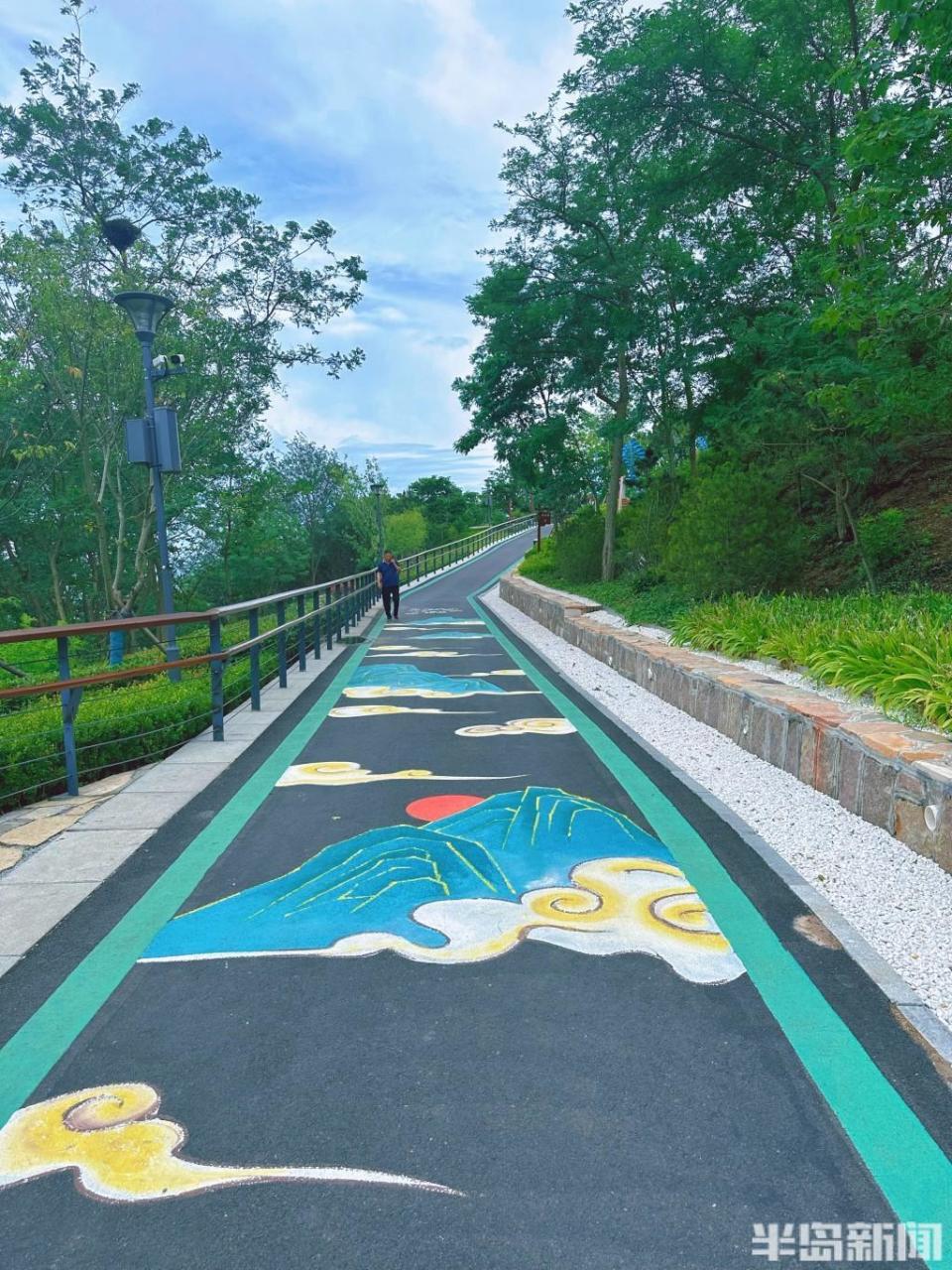 新增地面彩绘,游浮山如在画中走