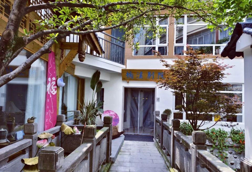 过25℃的夏天!这8家隐于山林中的民宿,太适合避暑啦