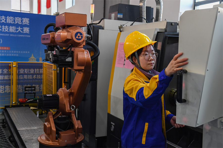 第五届全国智能制造应用技术技能大赛决赛在安徽六安举行