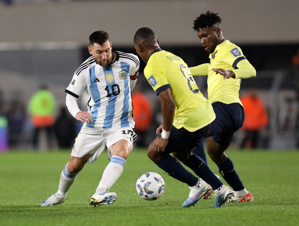 足球——世预赛:阿根廷胜厄瓜多尔-腾讯新闻