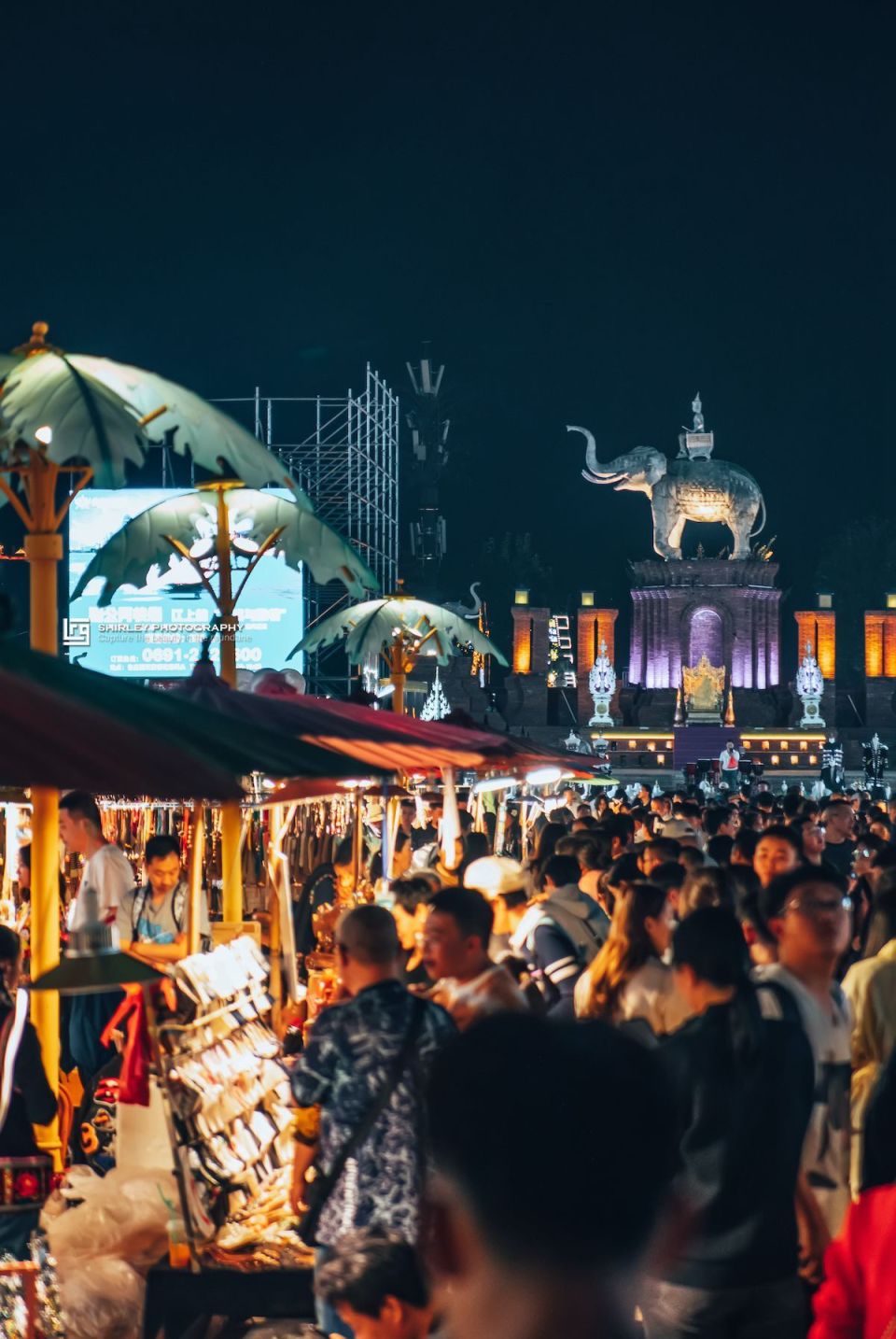 位于西双版纳的亚洲最大的夜市,常被吐槽宰客严重,普通游客无法自由