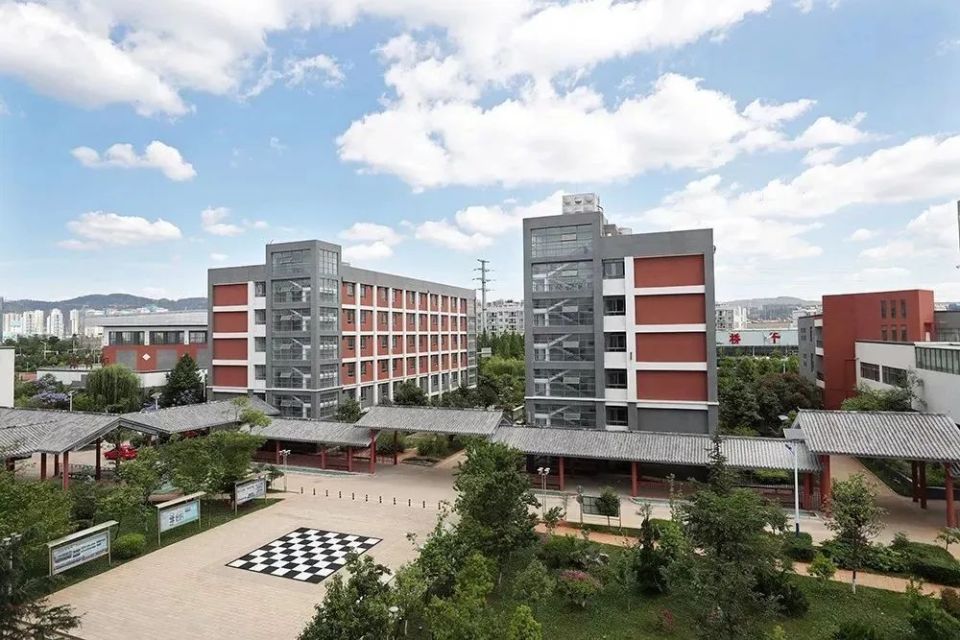 昆明市第十四中学普吉校区招聘教师啦