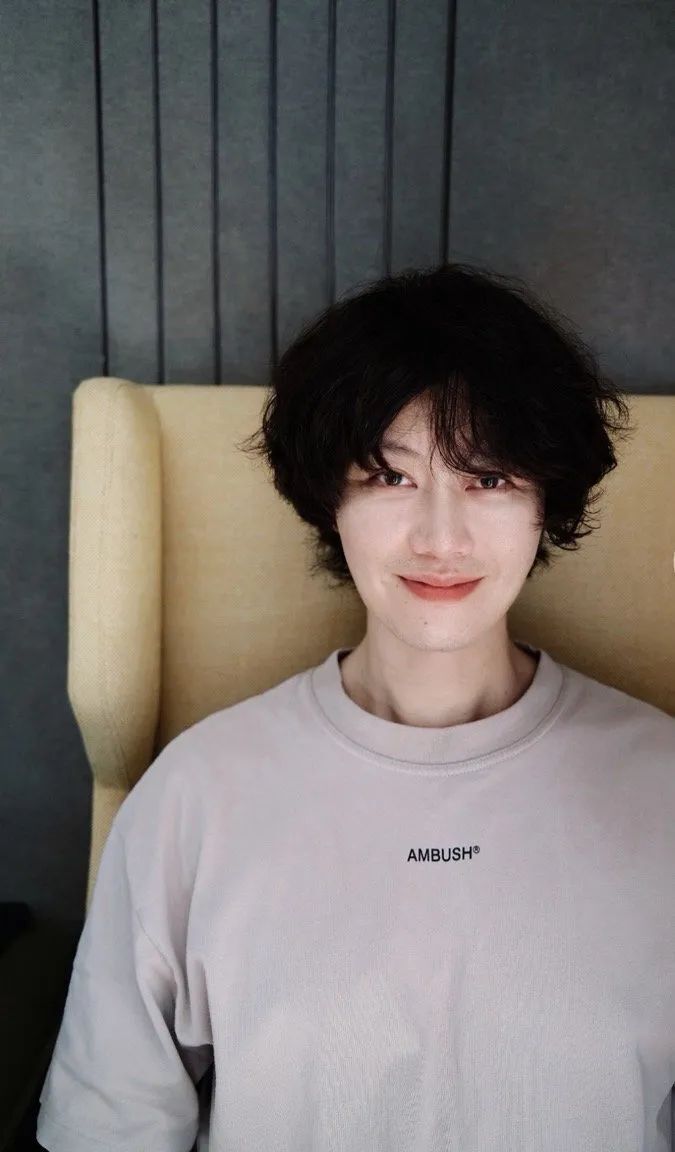 还以为娱乐圈补新货了原来是内娱老小区改造硬汉变韩系花美男