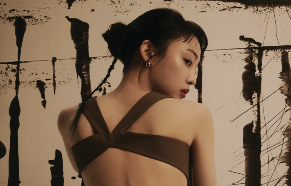 摩加迪沙》《dp:逃兵追缉令》),更有韩流鼻祖李贞贤(歌曲《独一无二》