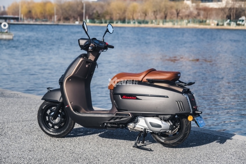 配置动力双提升试驾sixties250sihpe