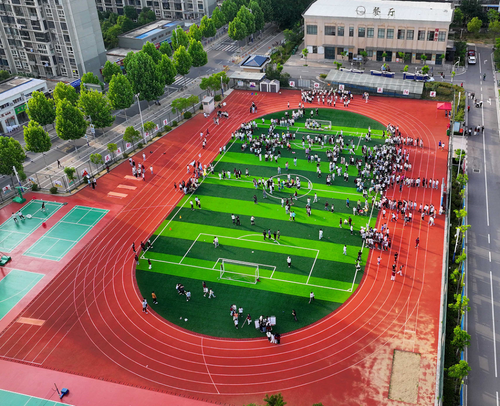皋城中学金安路校区举办心理健康游园会 助力学生心灵成长