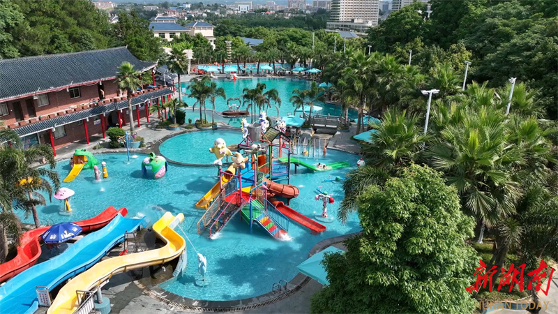 鹤城区:乡村水上乐园人气旺 "清凉经济"带热乡村游