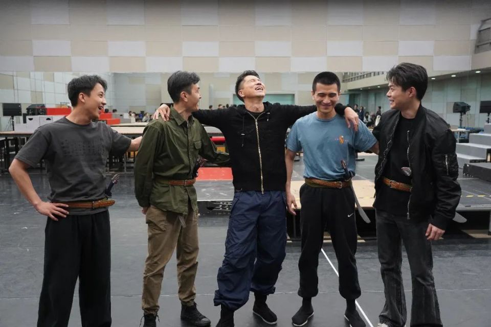 自毁)5艘军舰,死伤官兵千余人;日本舰队"松岛","吉野","比睿","赤城"