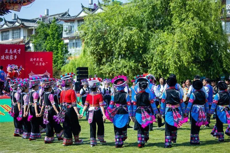 关注| 彝族"左脚舞"将亮相全国舞台 助推云南民族文化传承发展_腾讯