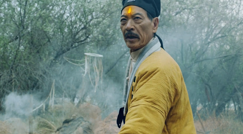 70岁钟发翻拍《僵尸叔叔》,擦边卖肉制作粗糙,票房仅99万_腾讯新闻