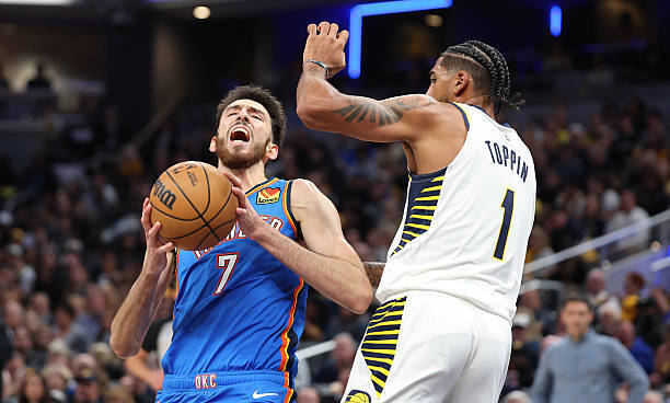 稳定性稍显不足！掘金内线新星新赛季前两战的表现起伏相当明显？