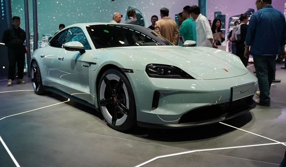 8万元 保时捷新款taycan 4亮相