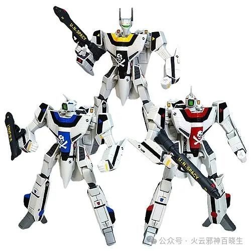 《太空堡垒》三部曲:《麦克罗斯传奇》,《机器人统治者》,《新生一代