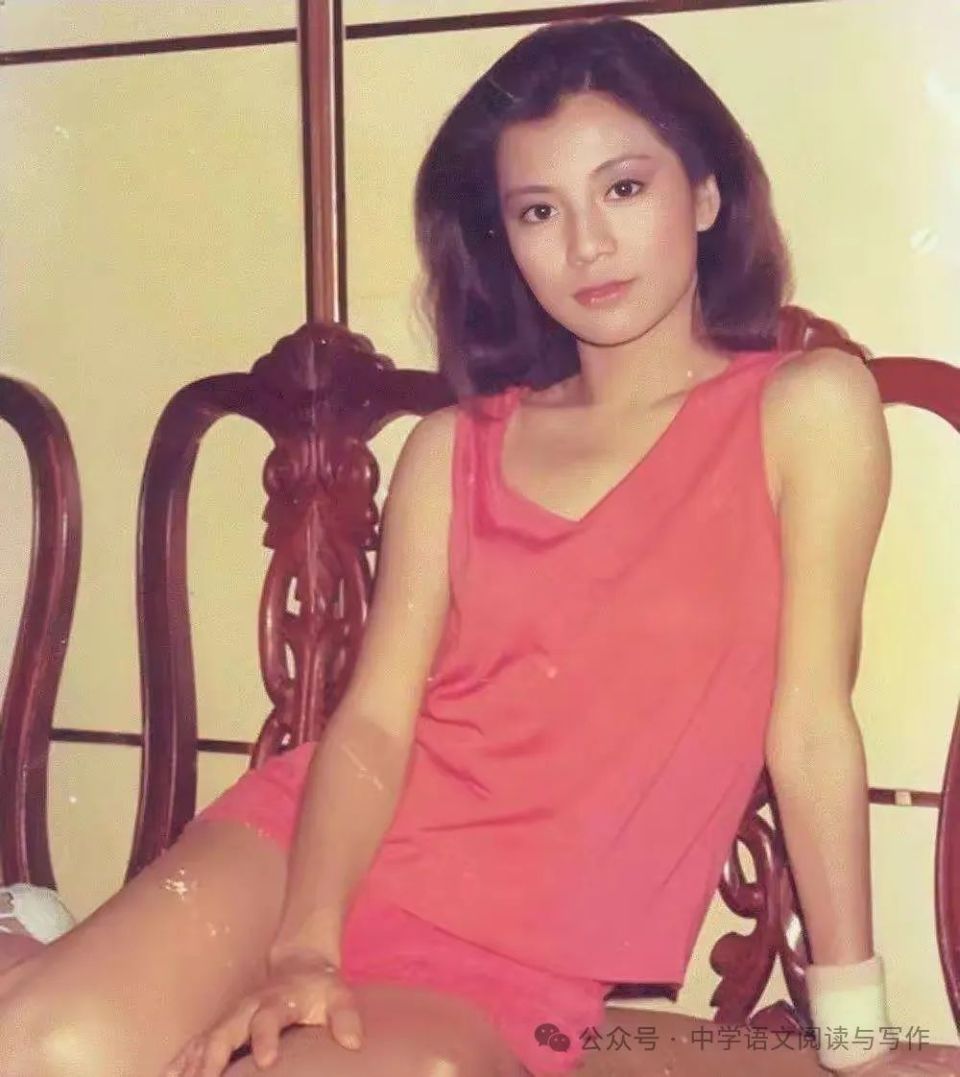 "俏黄蓉"翁美玲青涩恋爱:17岁食堂相遇,为在一起服安眠药自杀