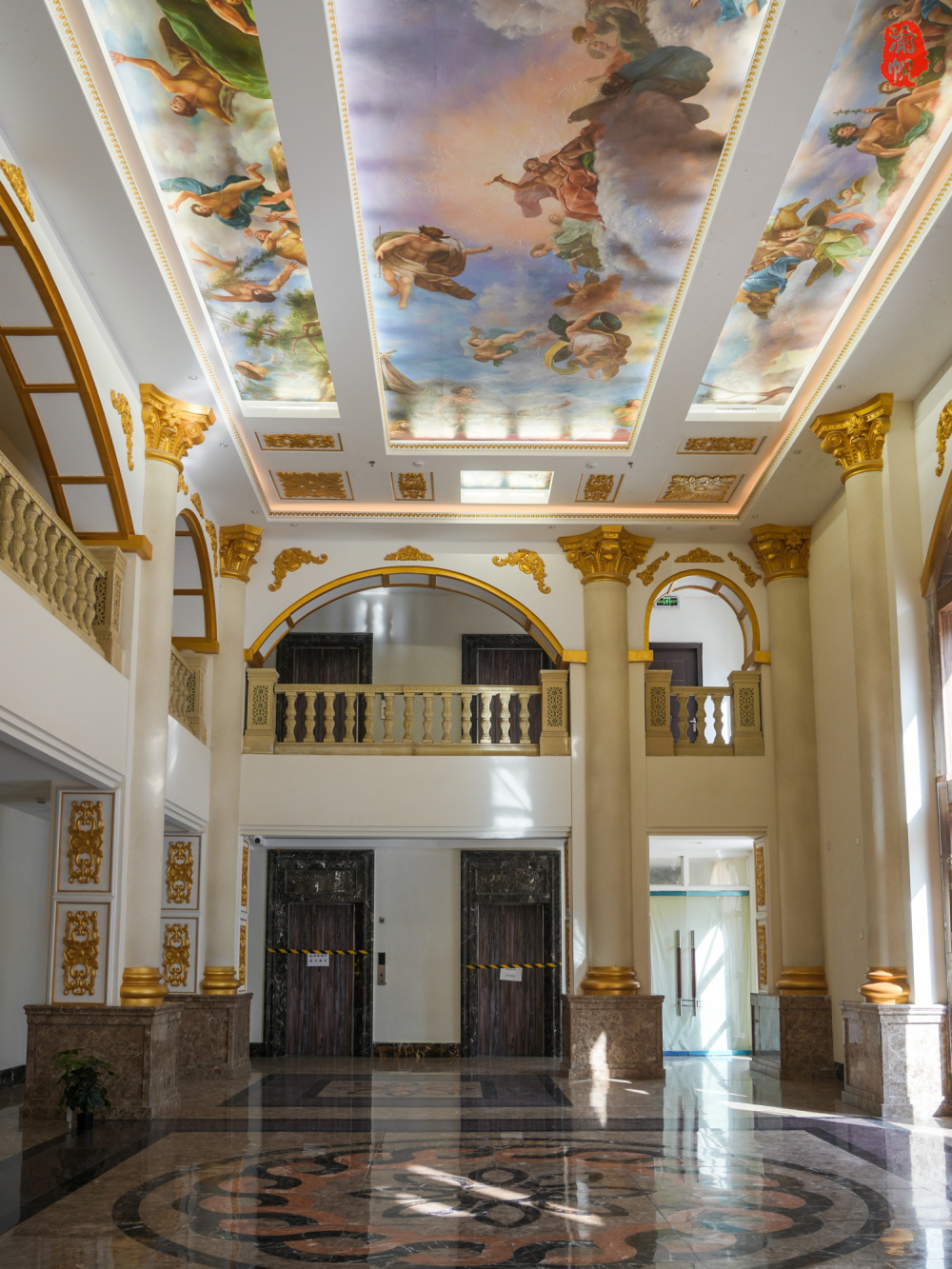 贵州万峰湖私藏中国天鹅堡,由贵州富豪花2.4亿打造