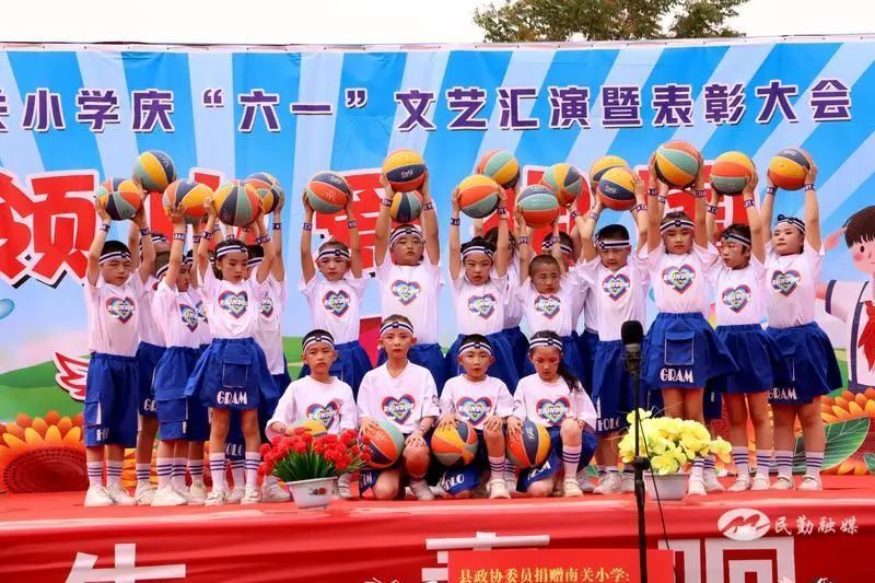 【组图】载歌载舞 欢乐满园——民勤县南关小学举办庆"六一"文艺汇演