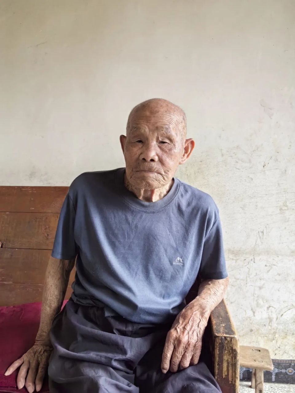 探访桂林百岁老人 