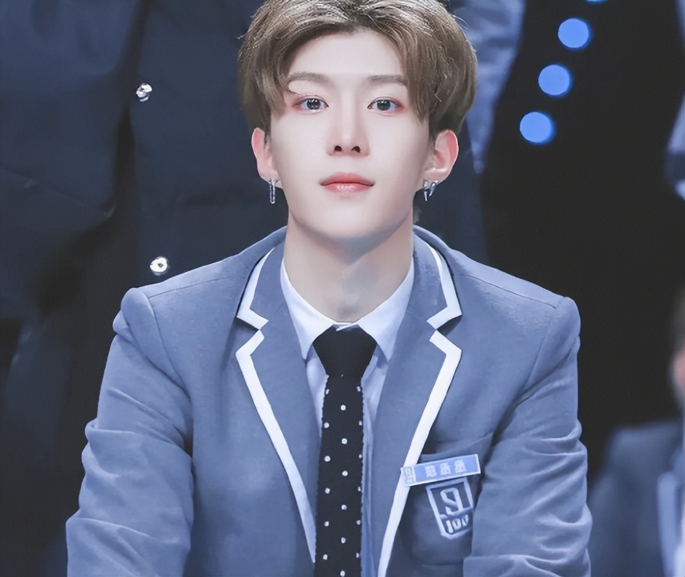 范丞丞上奔跑吧与前准姐夫李晨合作不尴尬,蔡徐坤却无缘和他合体_腾讯