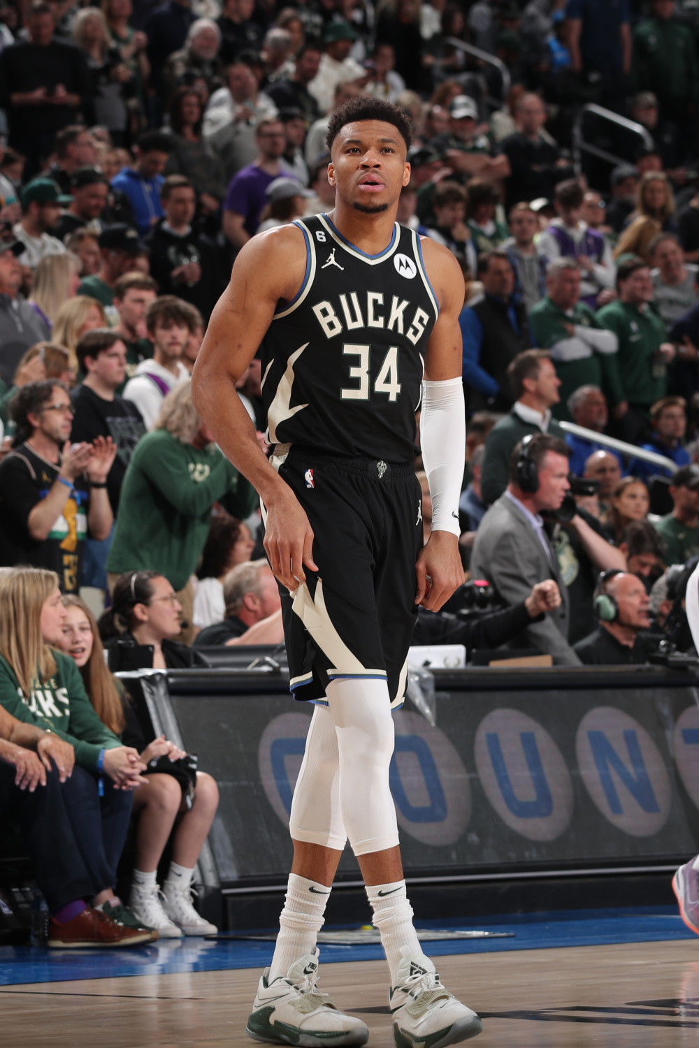 130117巴特勒35分11助字母哥伤退热火客胜雄鹿迎开门红