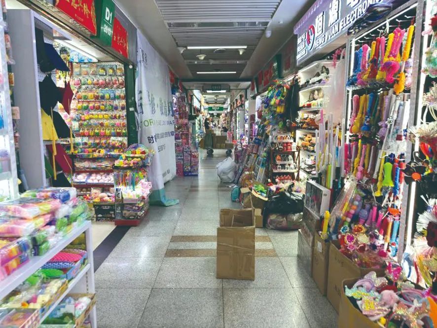 去义乌,第一反应是先去名声在外的国际商贸城逛逛.