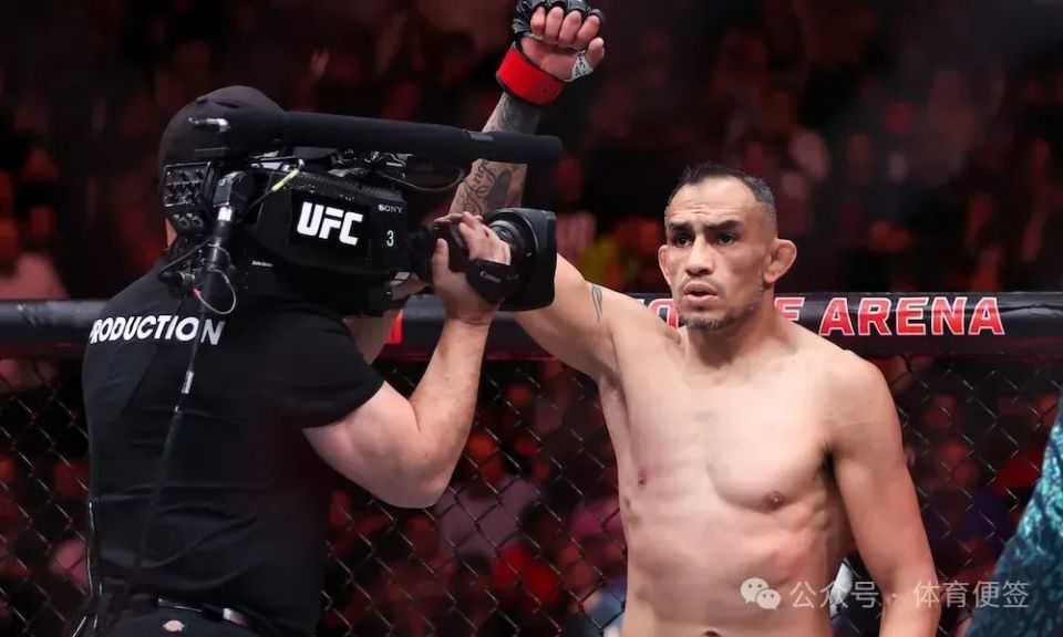 ufc 上个月宣布夜魔弗格森与次中量级的迈克尔·基耶萨的对阵,白大拿