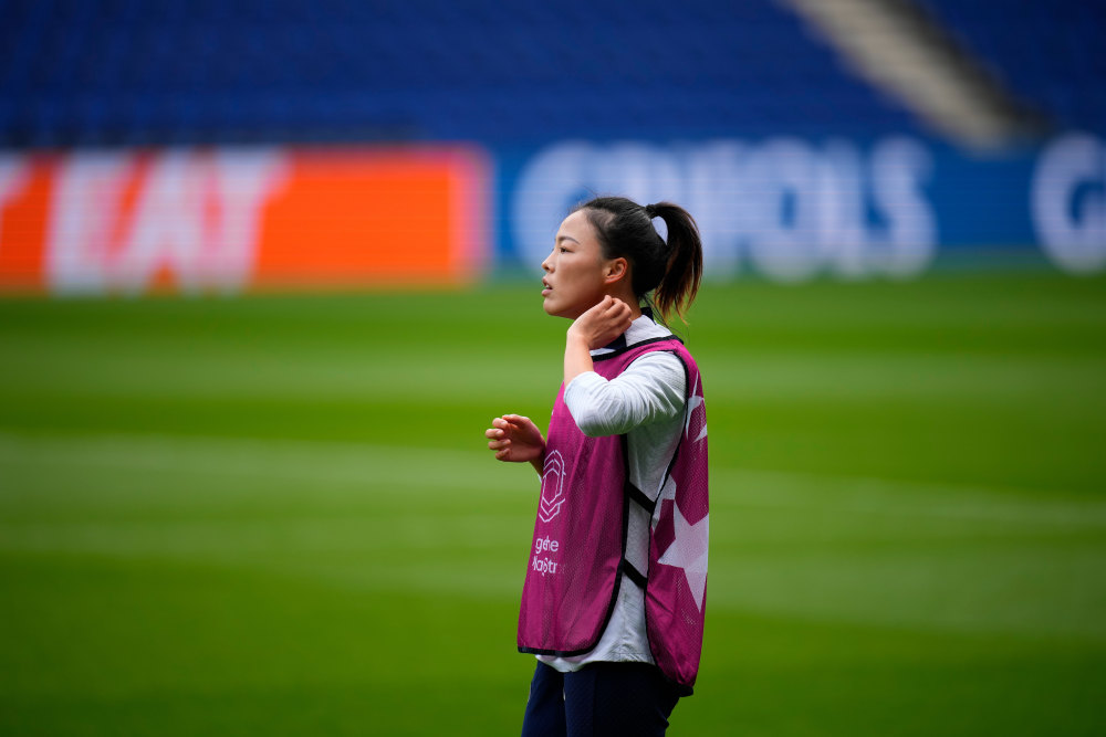 体育足球李梦雯参加训练备战欧冠