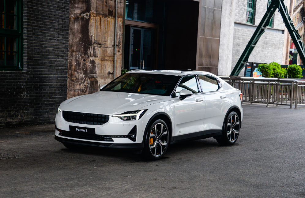 保时捷认定9大竞争对手,吉利子品牌占4个,有蔚来,理想被无视_腾讯新闻