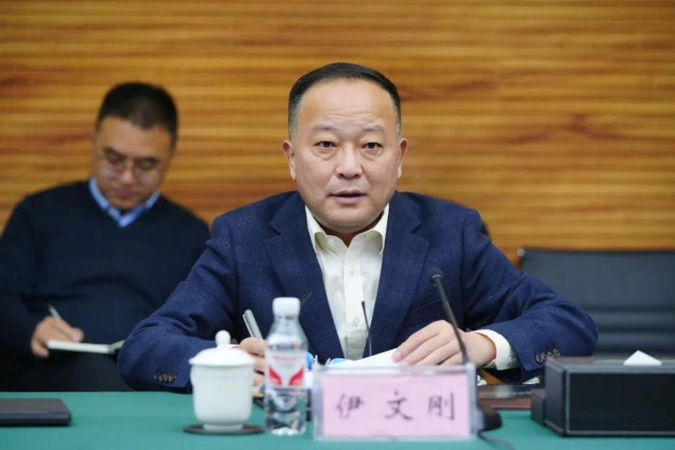 侯红调研河南省肿瘤医院时强调:打造区域医疗示范标杆,推动医院高质量