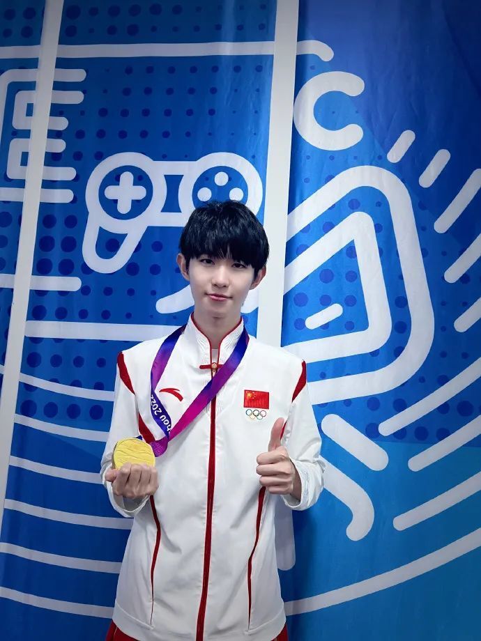 就在今晚ag超玩会一诺虎牙复播首秀来啦