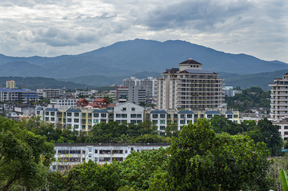 海南五指山:商品住房面向海南省户籍居民销售,多孩家庭允许多买一套