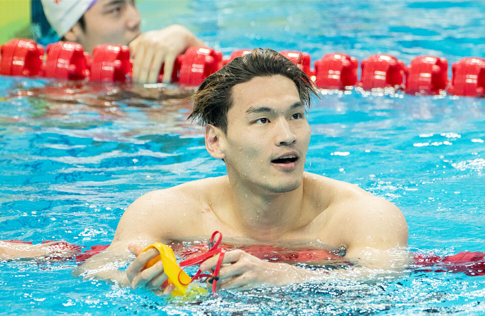 中国游泳双喜临门!