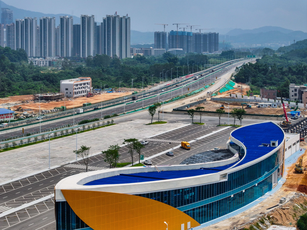 沈海高速广东深汕西段改扩建主体完工