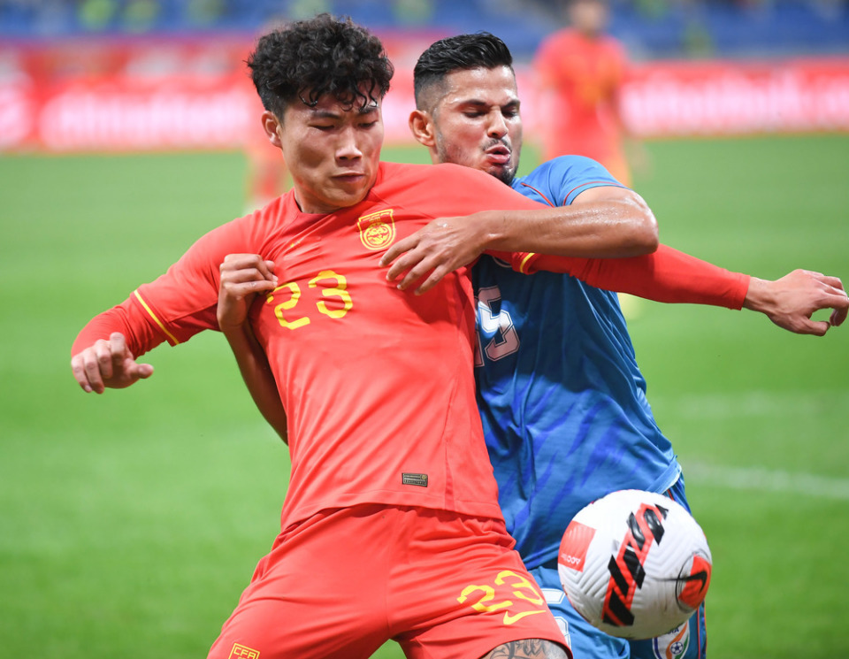 国奥明晚对阵日本国奥队,成耀东:困难和希望并存