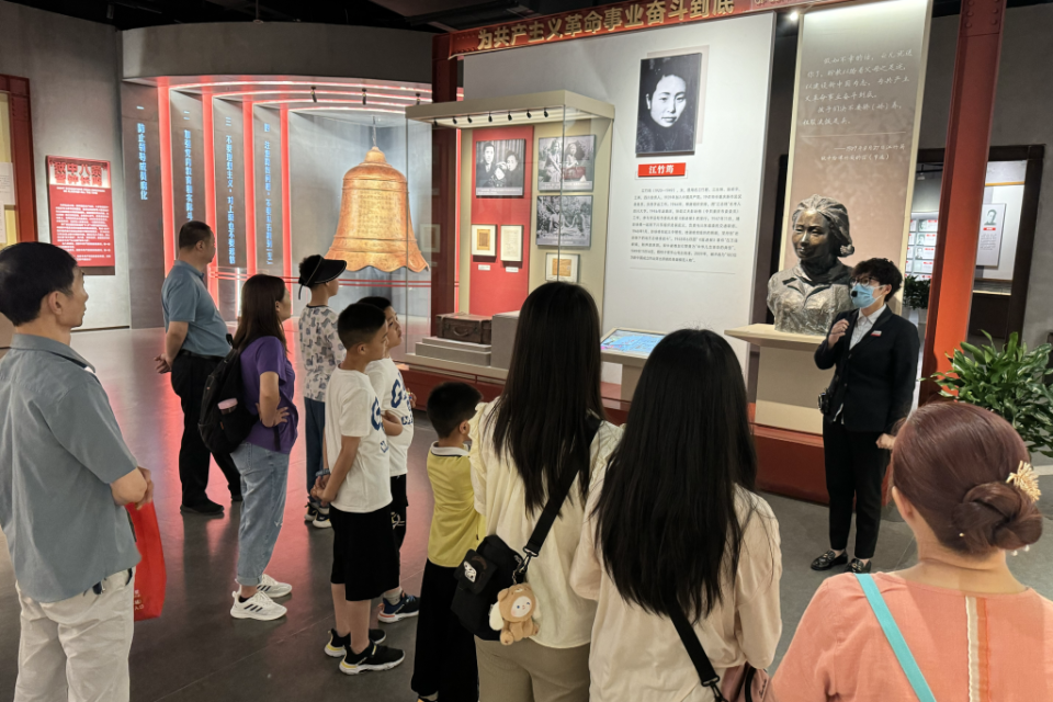 红岩博物馆供图华龙网讯(记者 吴礼霜)"六一"儿童节,除了游乐场,重庆