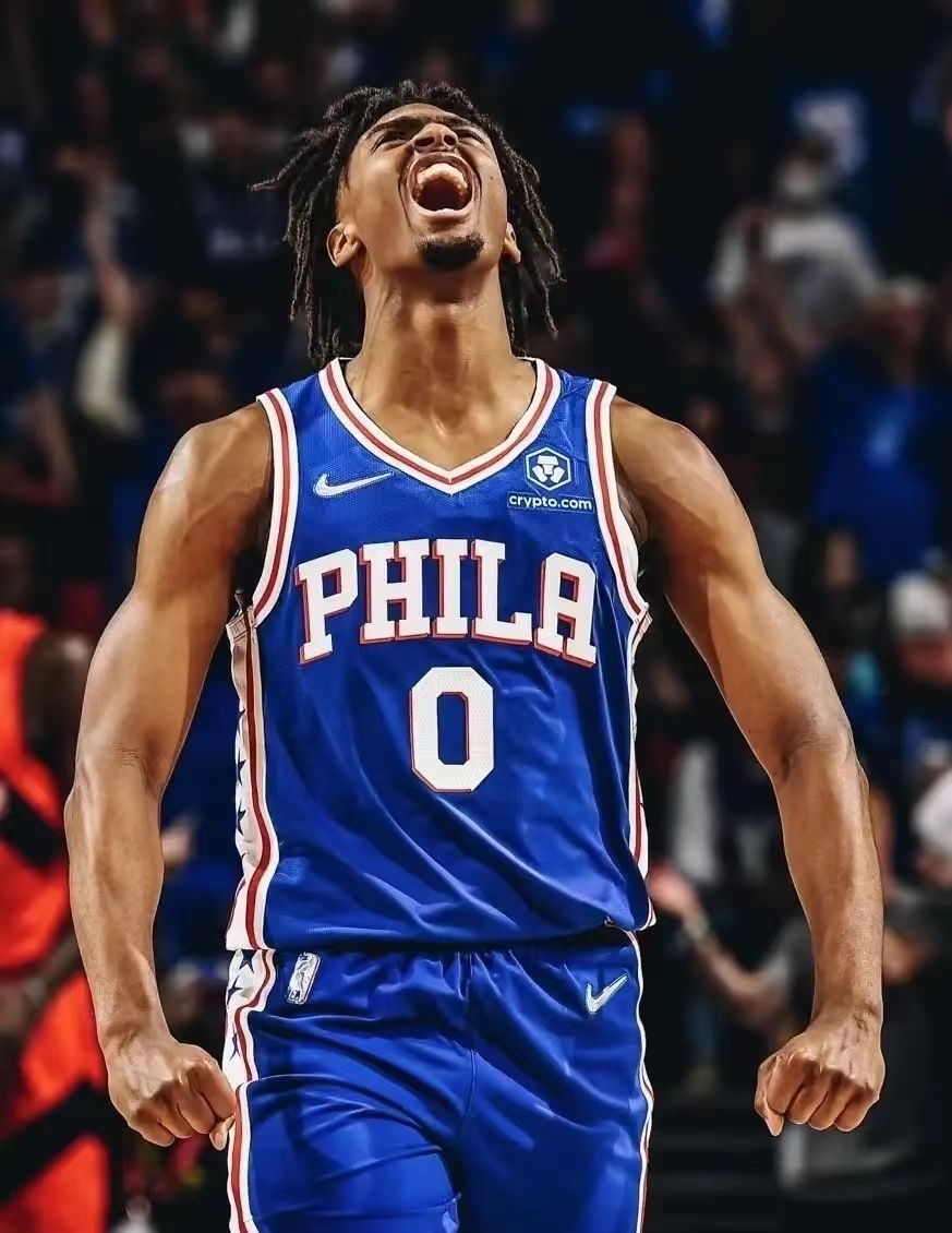 当所有人都在热议约基奇,东契奇,恩比德等大牌球星时,马克西却悄然崭