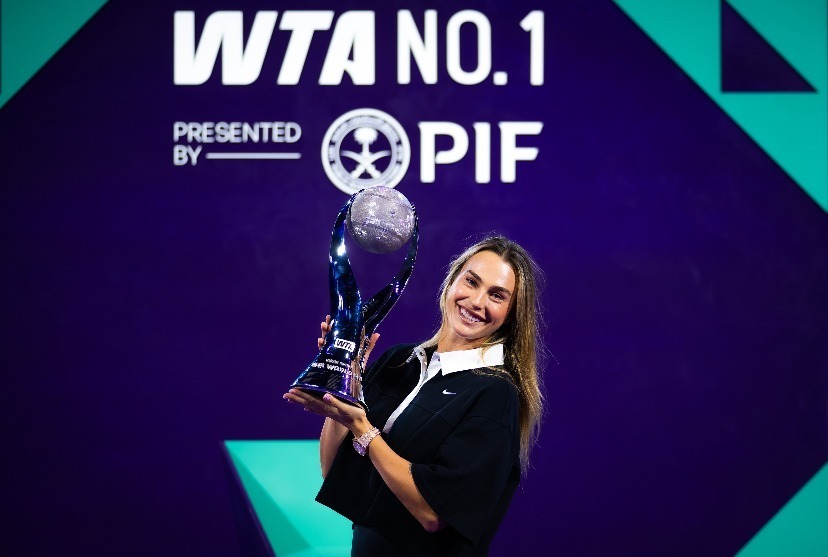 萨巴伦卡领取克里斯·埃弗特WTA世界第一奖杯