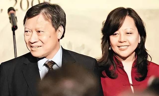 郭炳湘曾为她悔婚孤身从悍匪手中救回丈夫李天颖才是豪门赢家