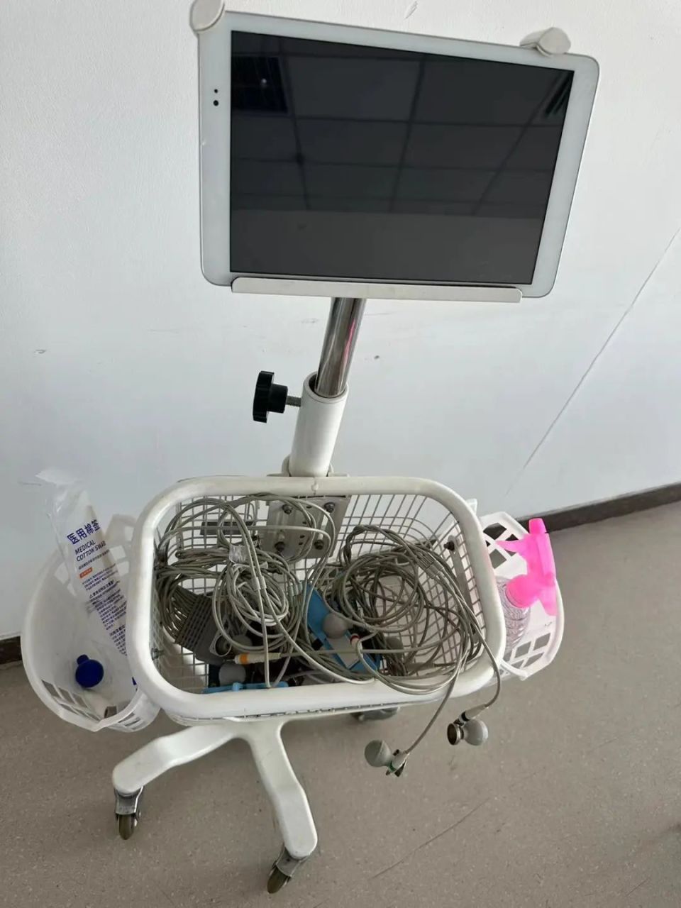 护理创新——改良心电图机导联线