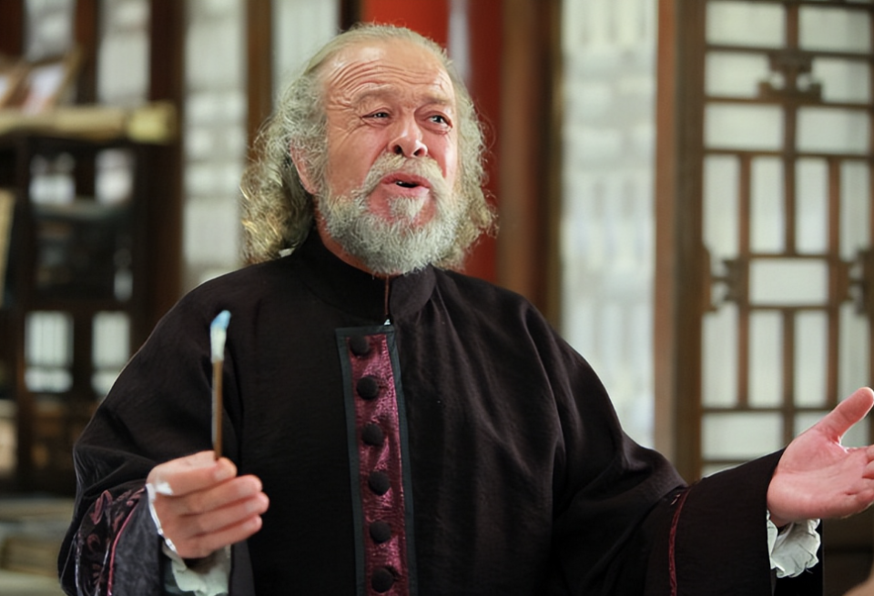 徐亚洲演过150多部戏,经常在各大影视剧中出演外国人的角色,比如