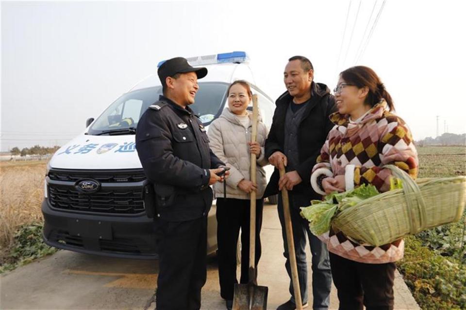 农村义务巡逻队喜添新巡逻车_腾讯新闻
