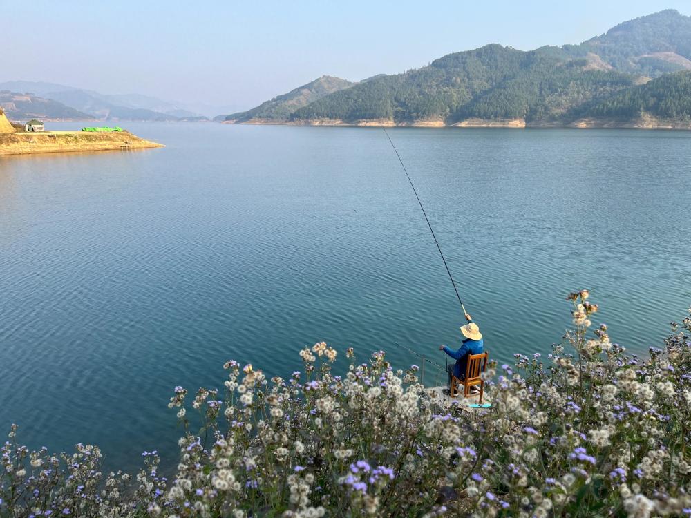 "朝圣"万峰湖——钓鱼,一定要设一个目标吗_腾讯新闻