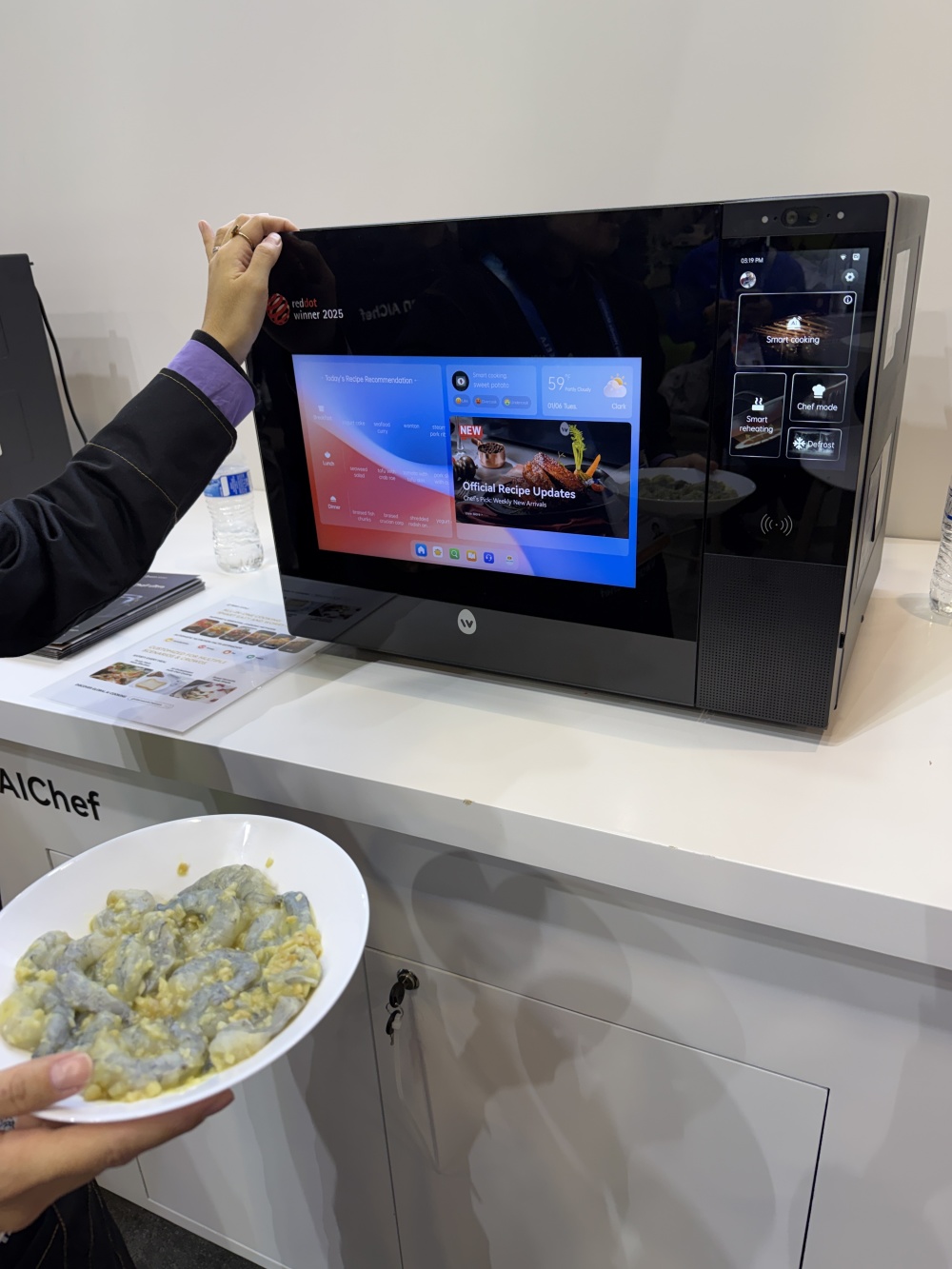 cook管为什么那么贵智能厨电成CES最卷品类：AI接管一切，人人都是米其林大厨_https://www.jmylbn.com_新闻资讯_第4张