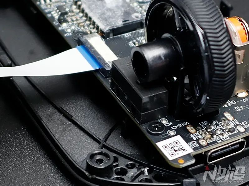 中小鼠新旗舰 雷柏vt1双模鼠标拆解评测