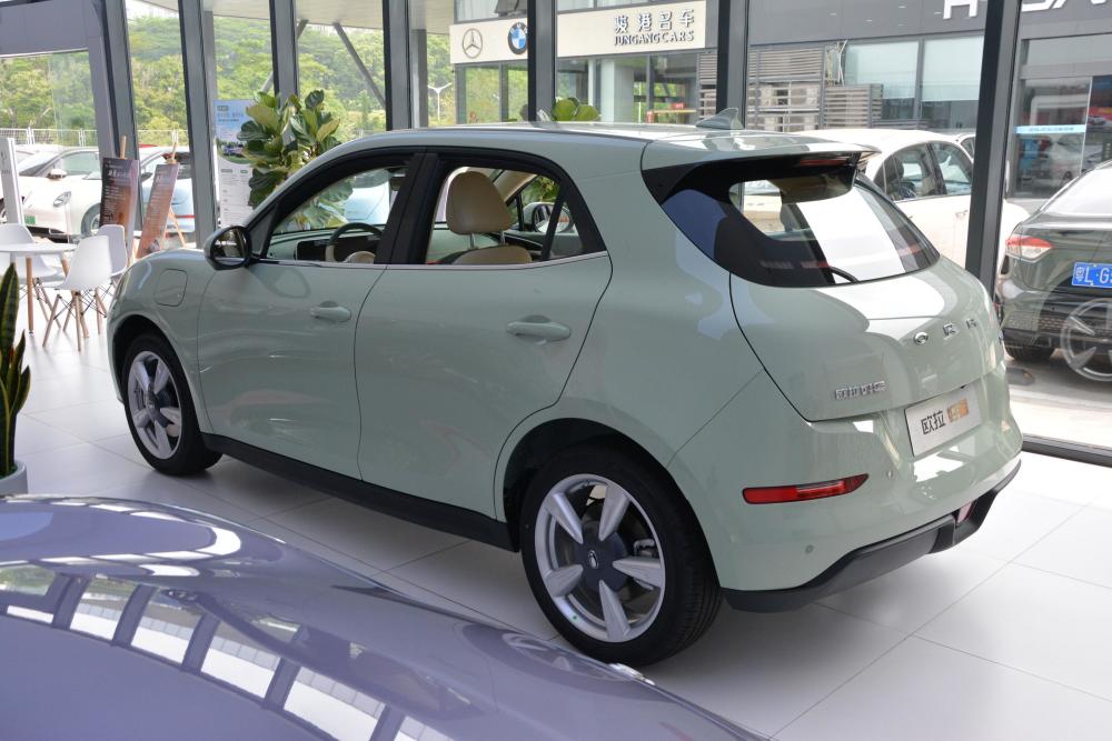 2万元 2023款欧拉好猫到店实拍_腾讯新闻