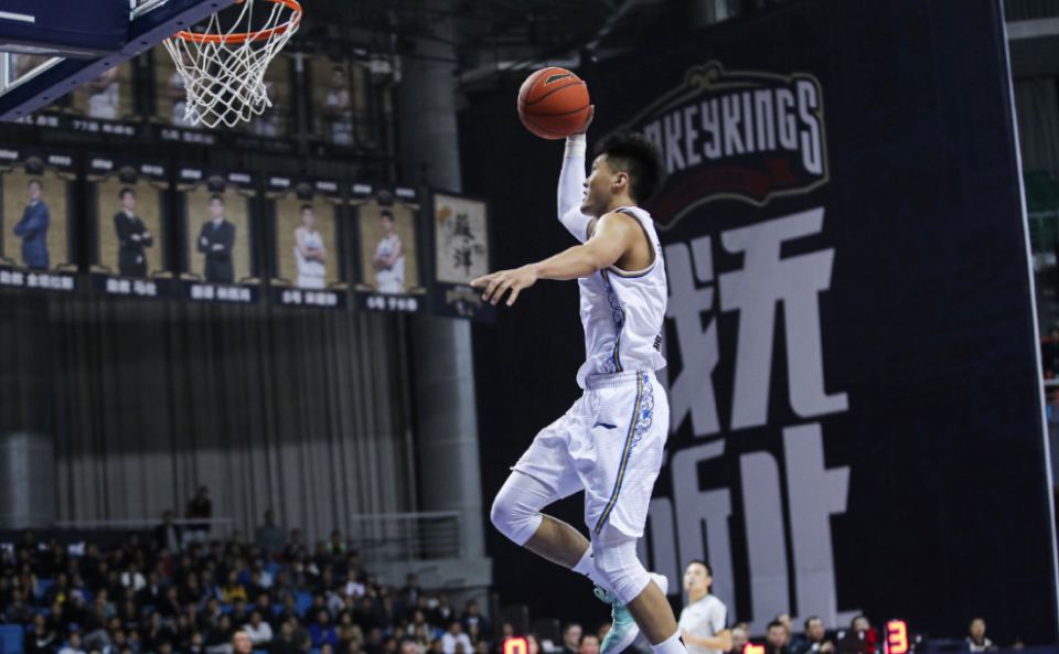 8年了还那么大怨气辽迷讽黄荣奇被罚15万四川出来的就这么脏