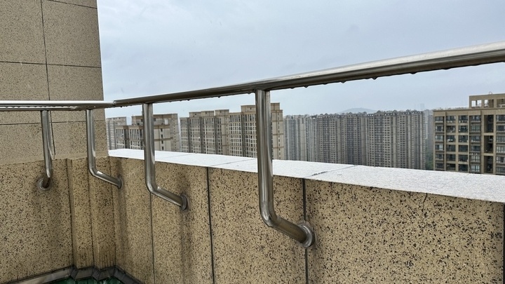 杭州萧山小区楼顶超大晾衣场怎么建成的?_腾讯新闻