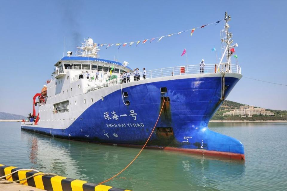 历时164天,"深海一号"船圆满完成中国大洋83航次科考任务返航青岛